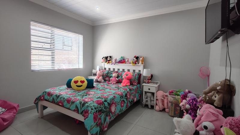 3 Bedroom Property for Sale in Island View Western Cape